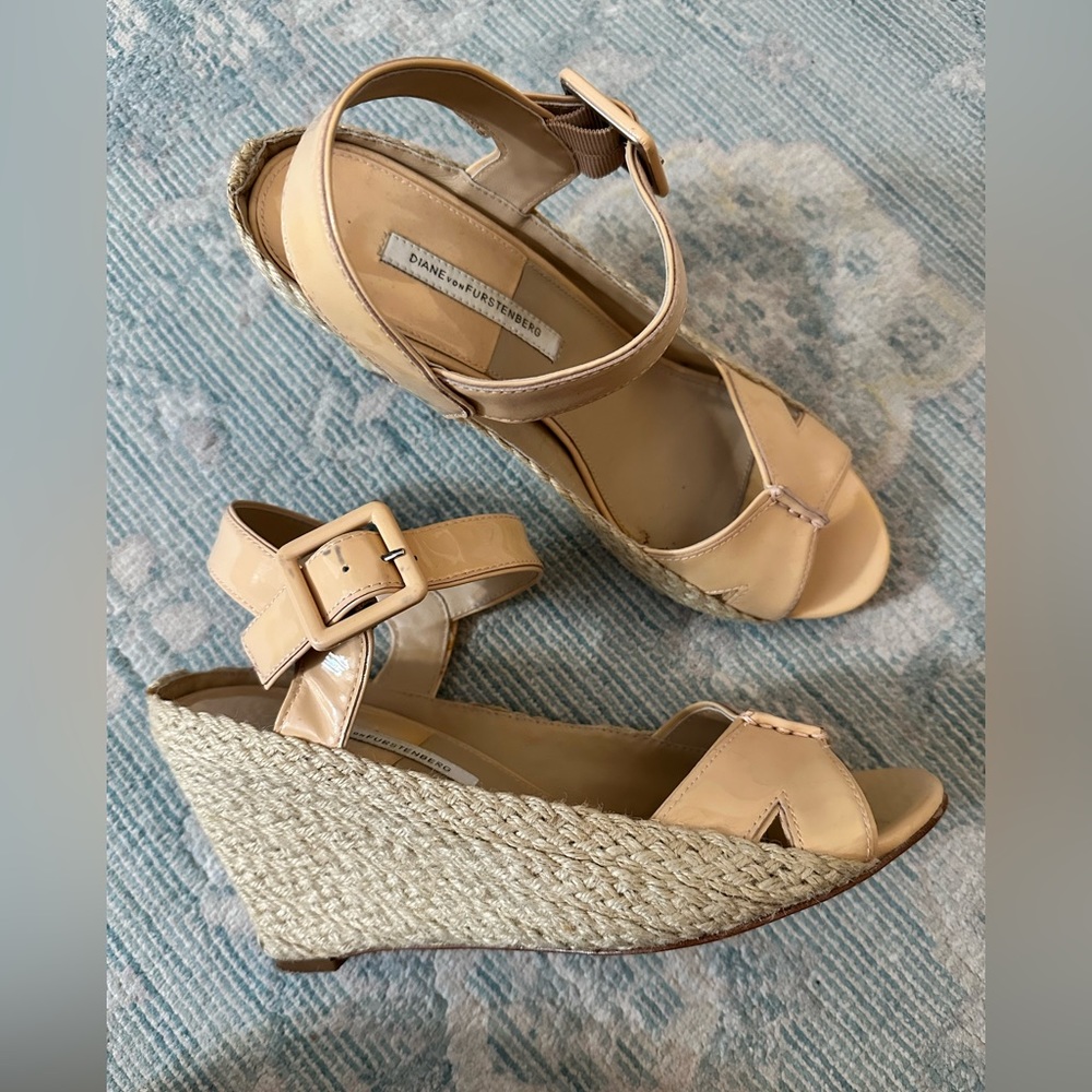 Diane von Furstenberg cream summer sandals / wedges